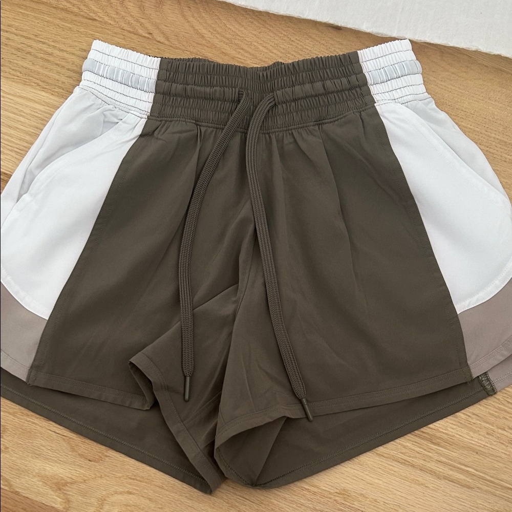 Abercrombie & Fitch Women's Athletic Shorts in White and Brown